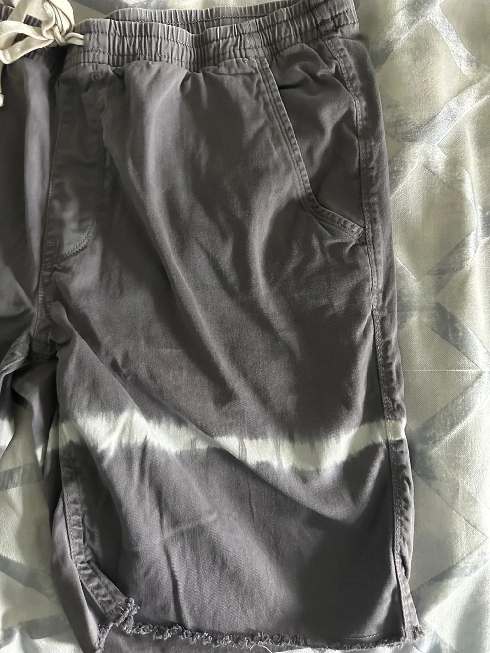 Arizona Jean Company Gray Tie-Dye Swim Trunks with White Drawstring